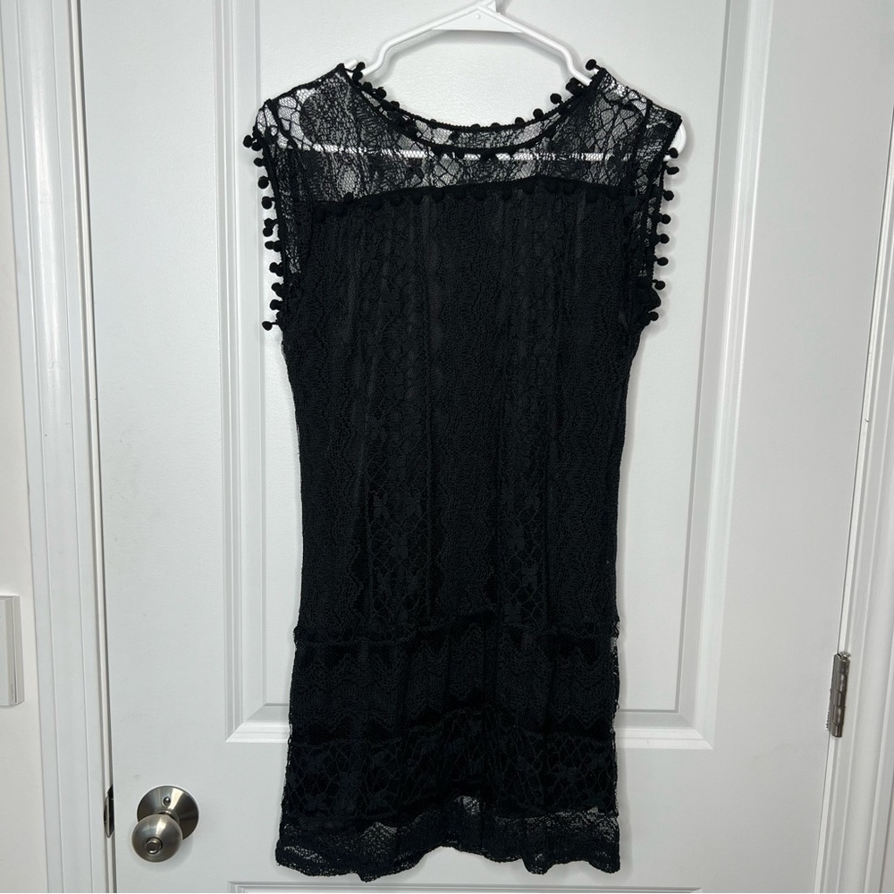 Crochet Lace overlay top Sz Small Black Lined Pom Poms